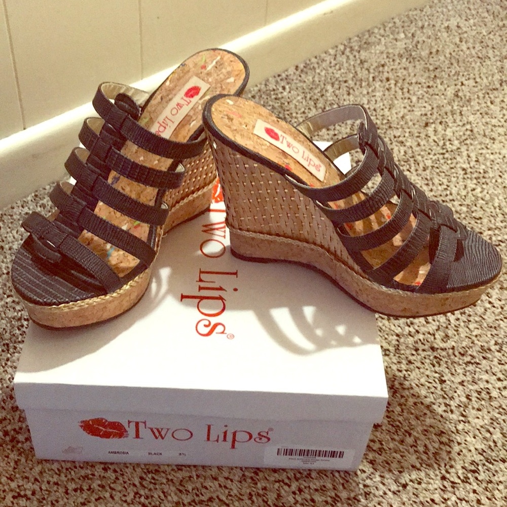 Two Lips wedges